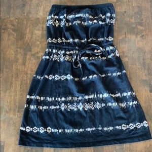 Black and gray strapless swimsuit cover up